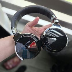 Headphones 