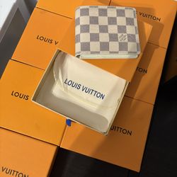 LOUIS VUTTION MENS WALLET