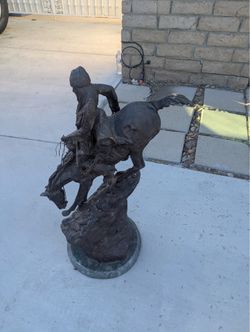 Fredric Remington Mountain man Frontiersman Bronze statue 28”