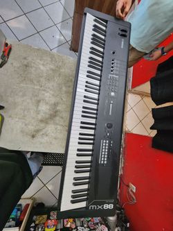 Yamaha MX88 88-Key keyboard