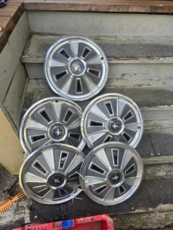 1966 mustang hubcaps set.of 5
