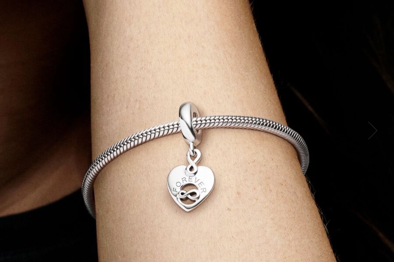 Pandora Original FOREVER FRIENDS charm/ New / Christmas 