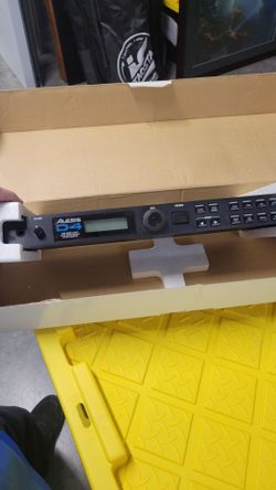 Alesis D4 Vintage 16-Bit Drum Sound Module – Original Box