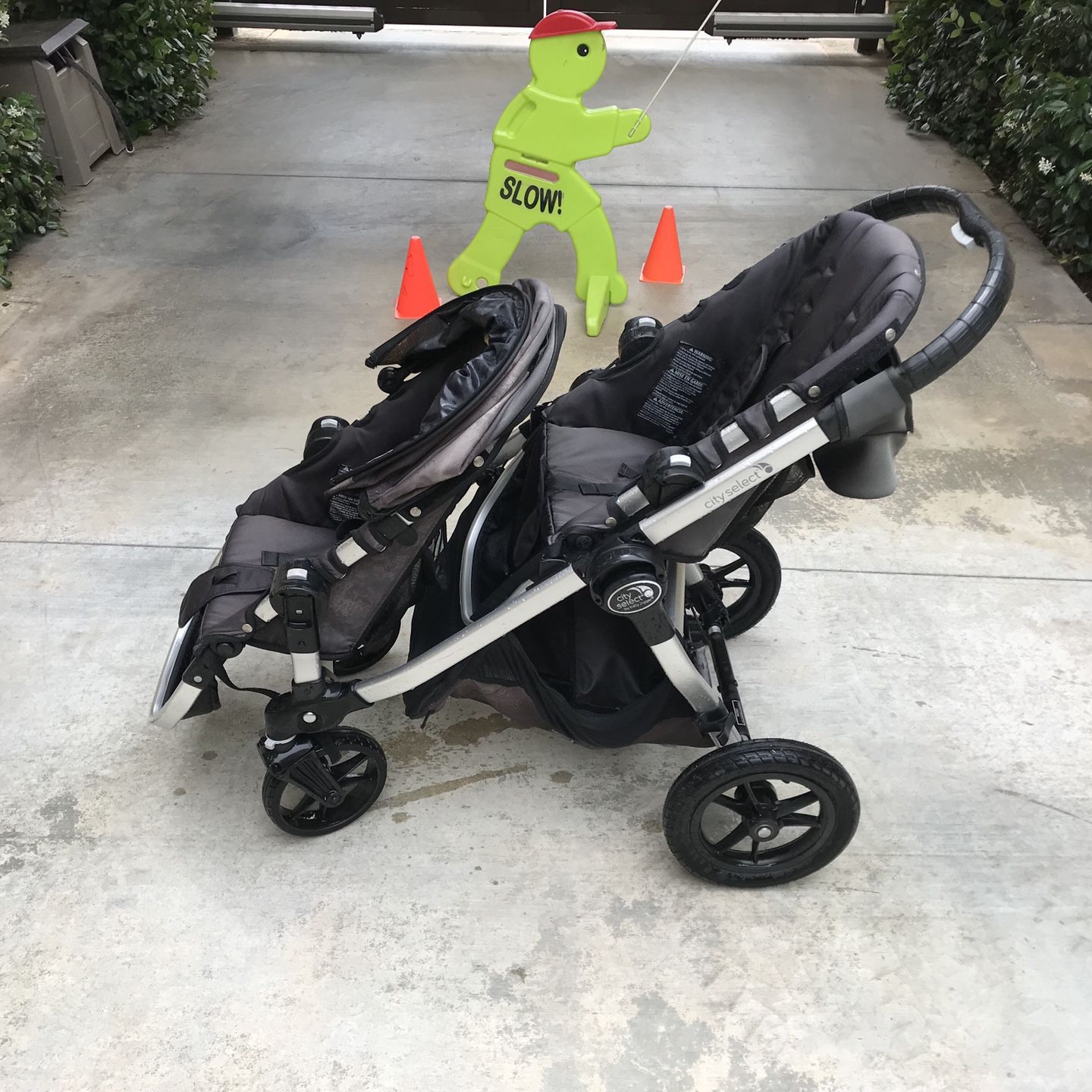 MAKE AN OFFER on Baby Jogger City Select Double Stroller WITH Second Seat - good safety score