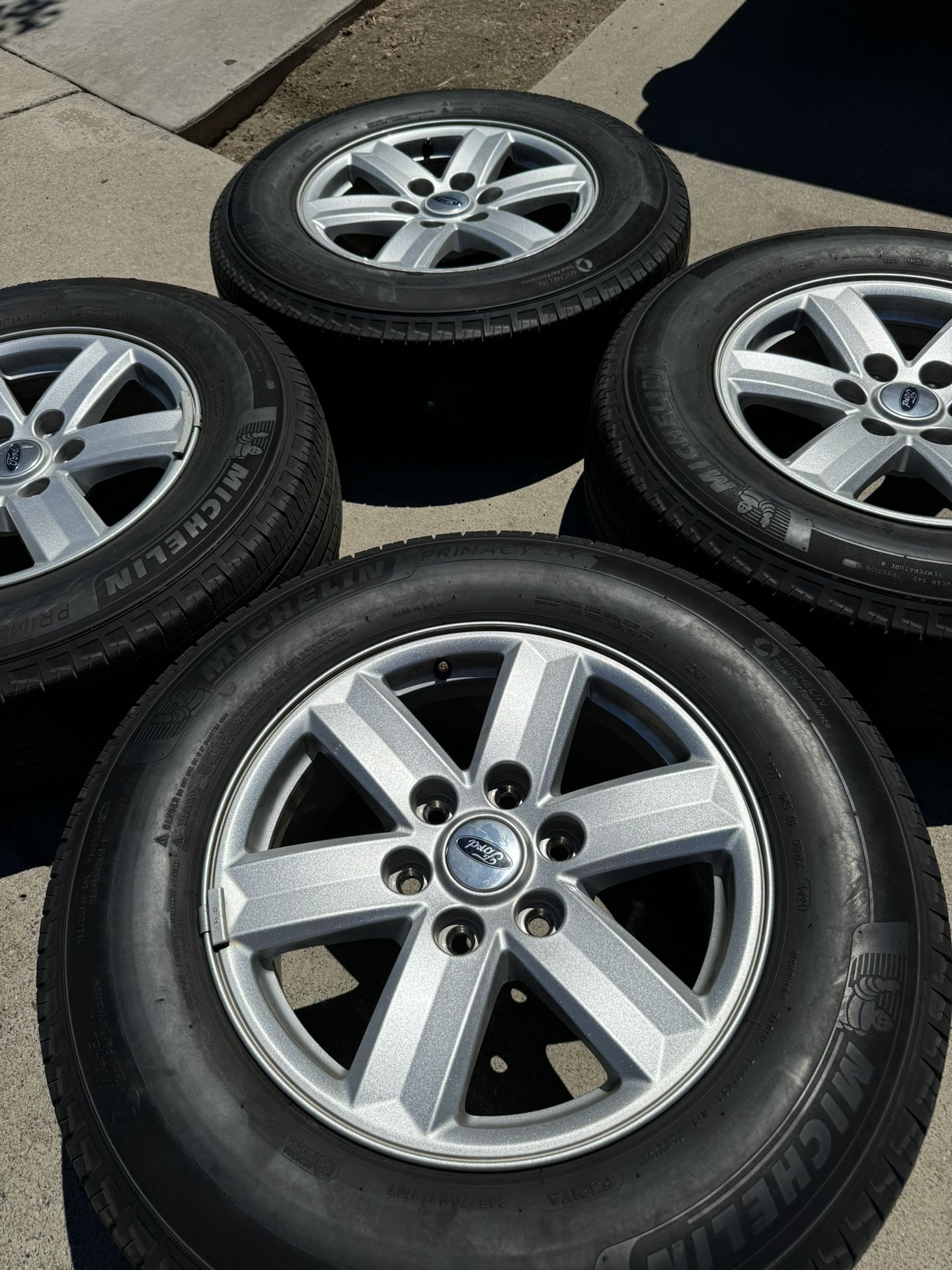 17s OEM Ford F-150 With Michelin—-(also Fits Expedition)—-Hablo Español 