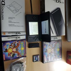 DSI BLACK in Box With Paperwork And Charger With Game