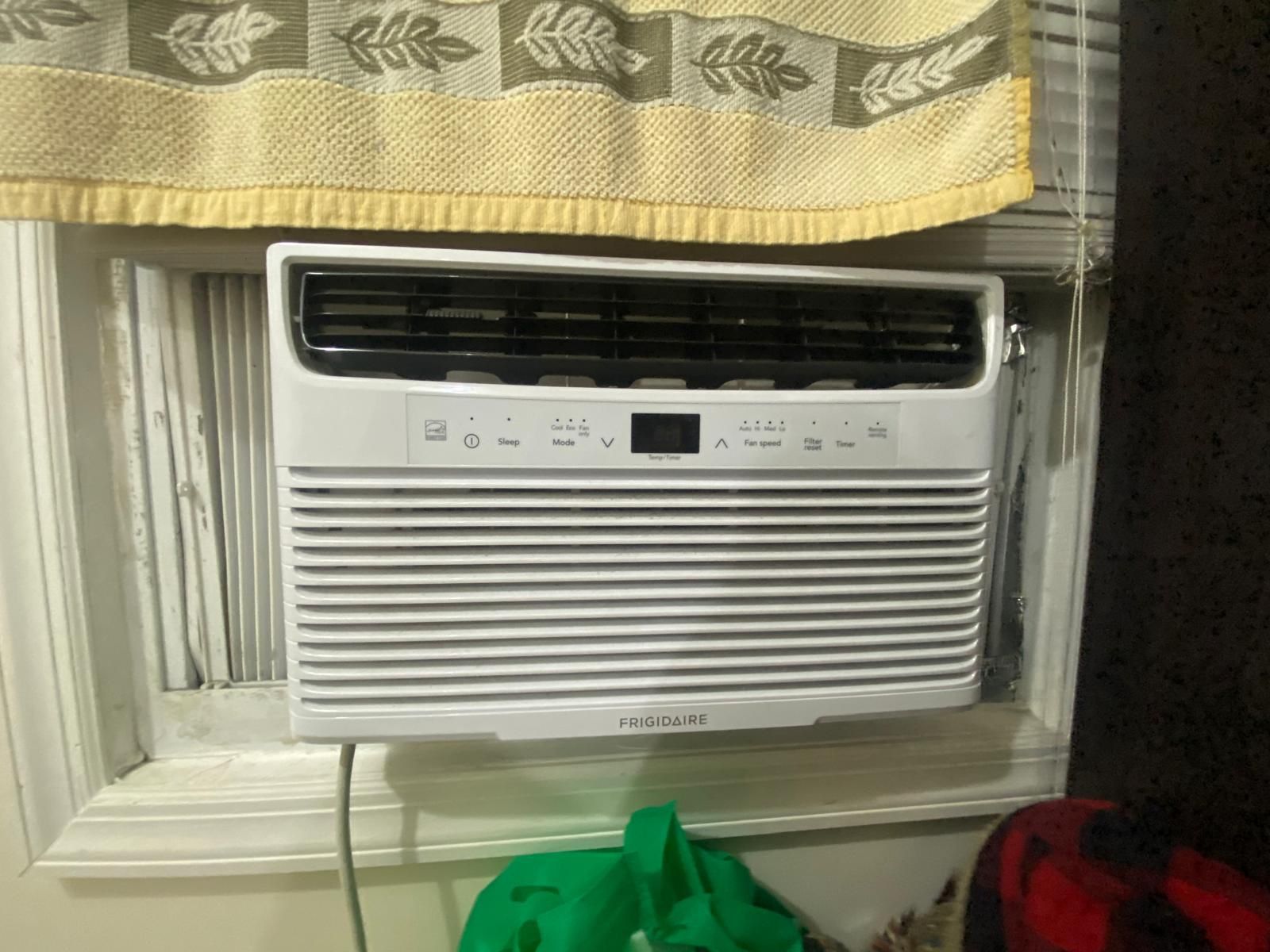 Air conditioner Very Good Condition 