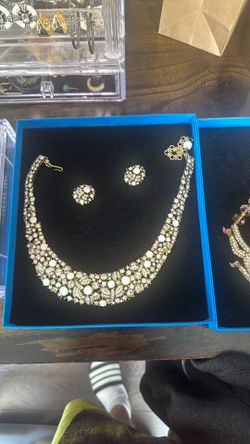 Heidi Deus Necklace and Earring Bundle