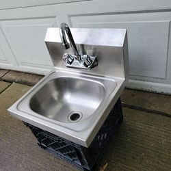 15"×16"W STAINLESS STEEL HAND SINK WITH FAUCET 