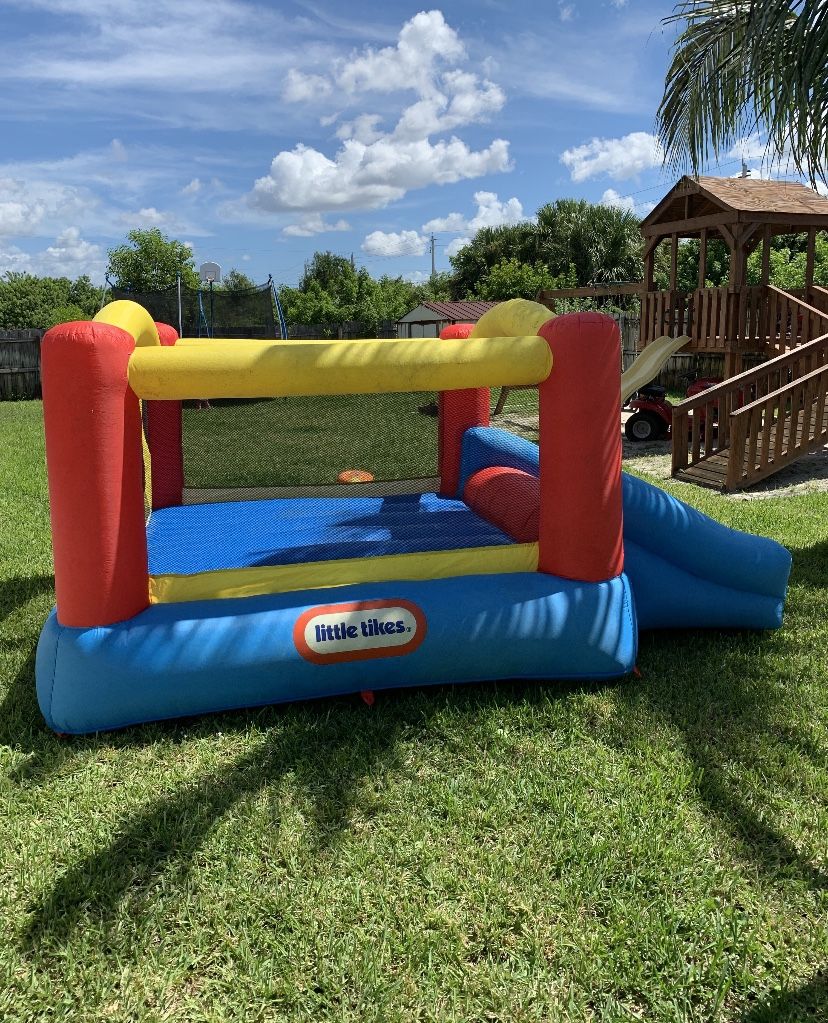 Fisher Price Bounce House