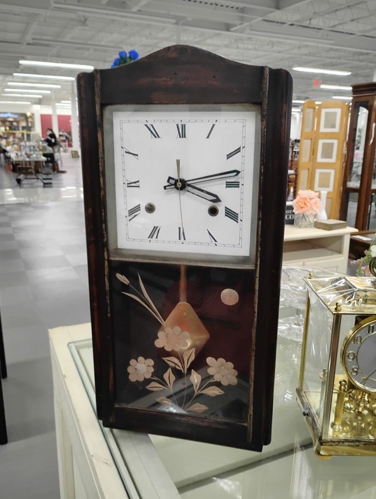 Antique Wind Up Clock 