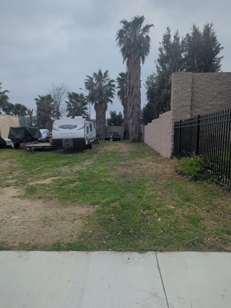 RV, TRAILER AND CAMPER STORAGE