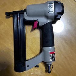 PORTER CABLE FN 250B.  16 GAUGE. FINISH NILER 