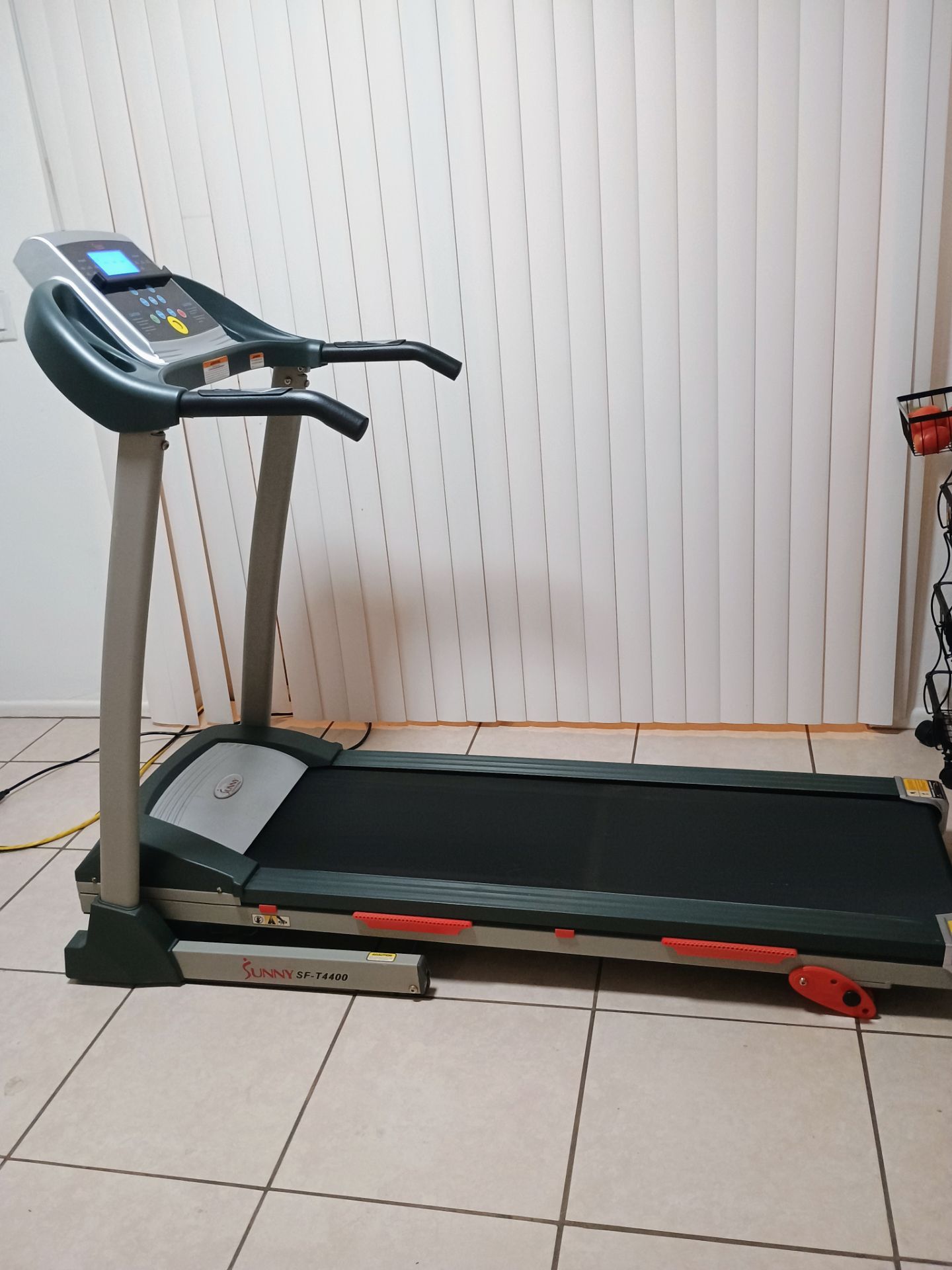 Sunny Health & Fitness SF-T4400 Treadmill - Delivery Available - Like New