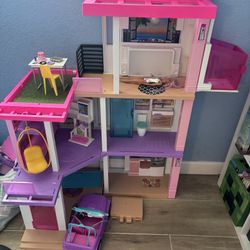 Barbie Dream House!