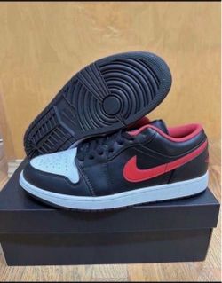 Air Jordan 1 Low Shoes Black Fire Red White 553558-063 size 11 Brand New
