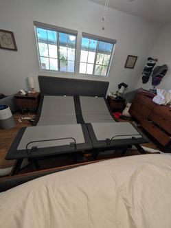 Casper Adjustable Base-King Size, LIKE NEW!