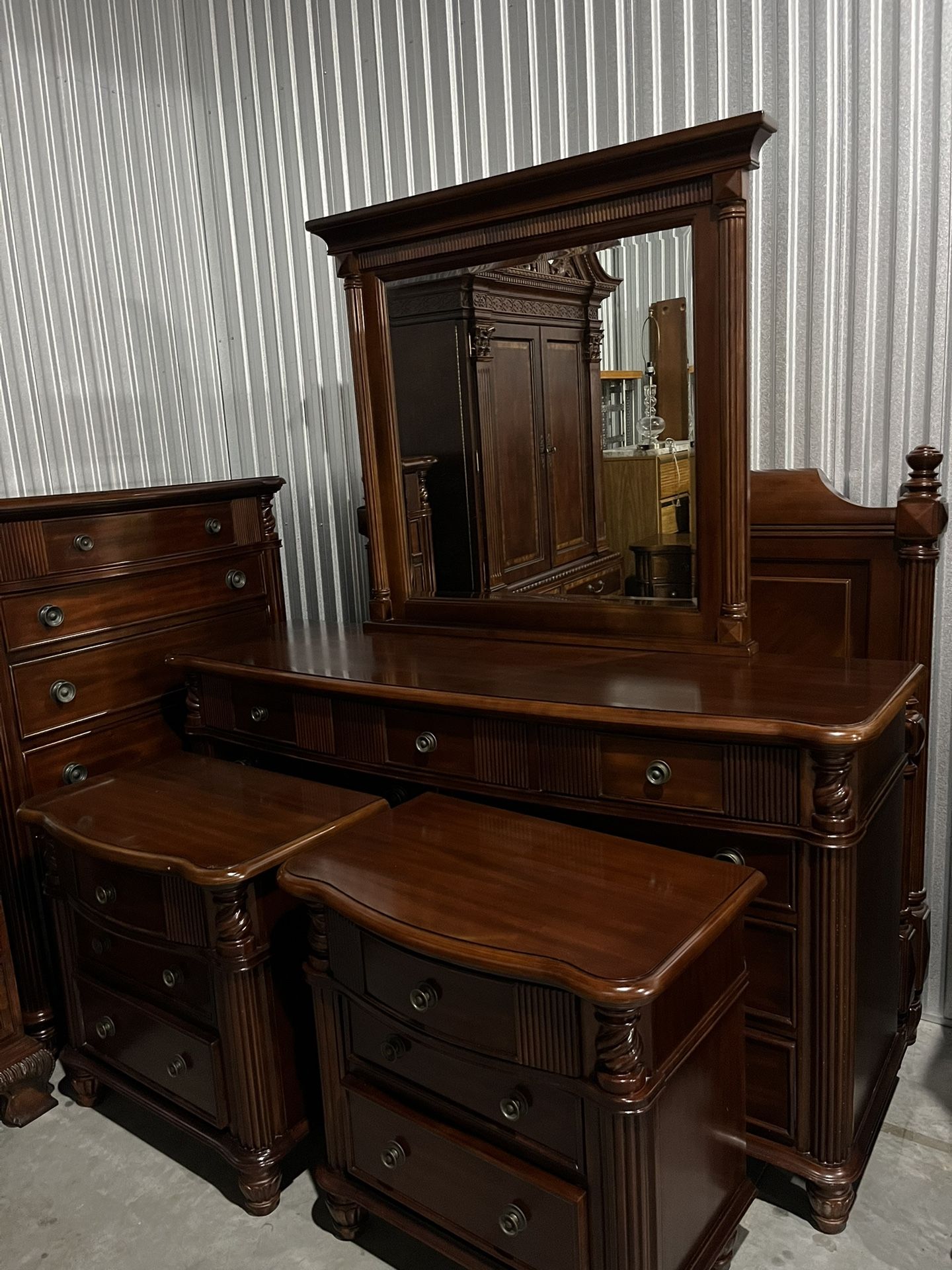 Queen Size Bedroom Set