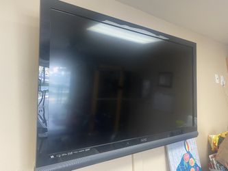 Visio 55” And Wall Mount