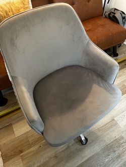 Gray/Silver Rolling Desk Chair