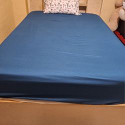 Cama Full Con Base y respaldo de madera 