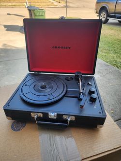 Crosley Cruiser Deluxe Portable Record Player – Black