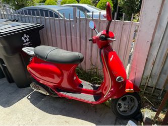 Piaggio Vespa ET4 150cc scooter motor bike moped