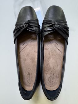 Clarks Women's Black Leather Flats. Size 7