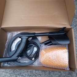 BRAND NEW METAL DETECTOR! IN THE BOX NEVER USED!