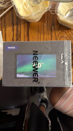 Neewer F700 7