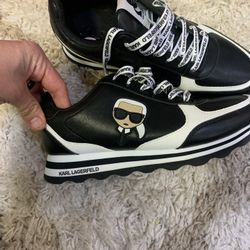 Karl Lagerfield  Size 10 New 