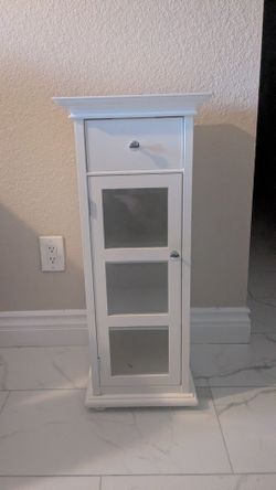 White bathroom Cabinet