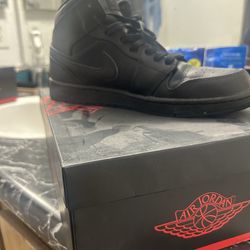 Jordan 1 black