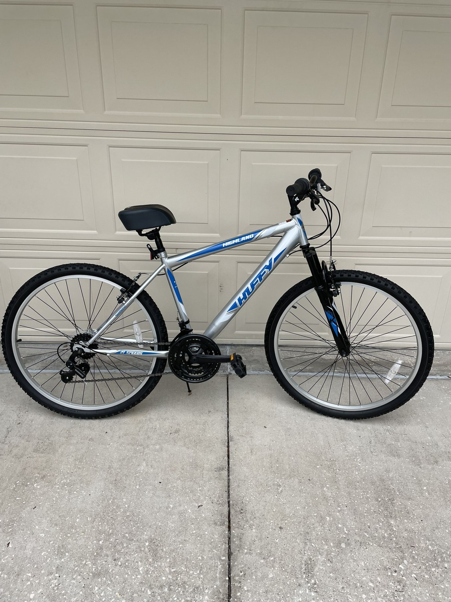Huffy Highland Bike 21 Speed And 26 Inch Tires Silver Blue Color