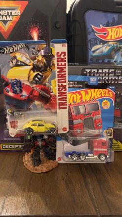 Hot Wheels Transformers Bumble Bee and Optimus Prime