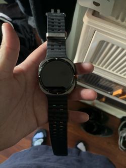 Round Smartwatch with Black Sport Band