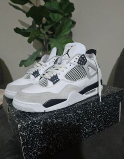 Air Jordan 4 Military Black