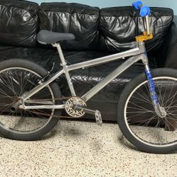 24” SE Racing 40 Years of Radness BMX Bicycle. 
