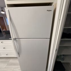 Whirlpool Refrigerator 