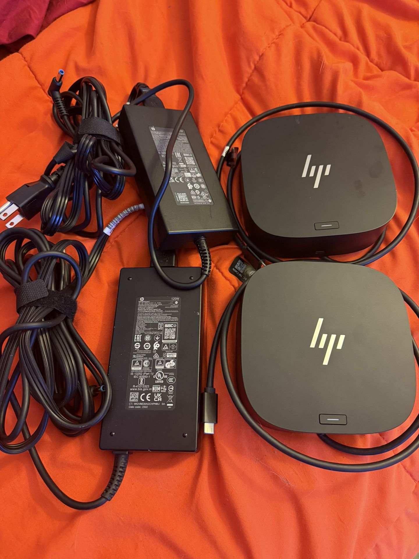 2 HP USB-C G5 Docking Stations With 120 W Power Adapters
