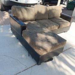 /////BEST OFFER ////////////// 2 Piece Sectional  Sofa Couch-DELIVERY AVAILABLE!!!!!!!!
