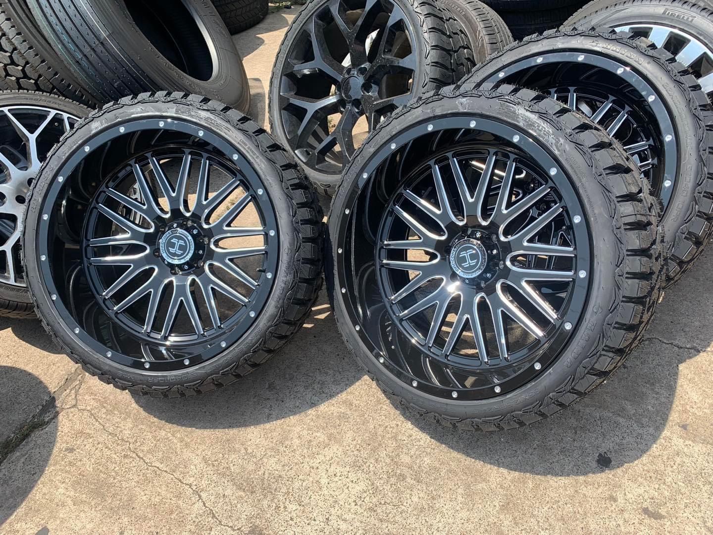 22x12 Hardcore Wheels With(35x12/5022)2 Tires