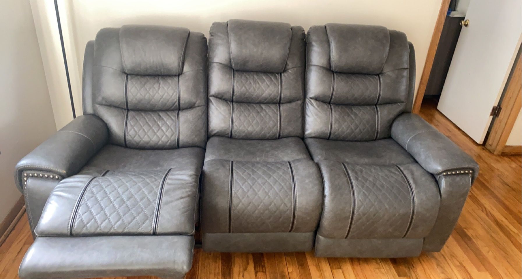 Recliner Sofa With Usb Port