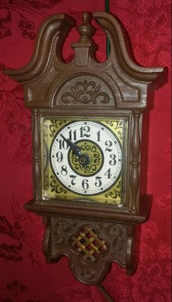 VINTAGE SPARTAS ELECTRIC WALL CLOCK