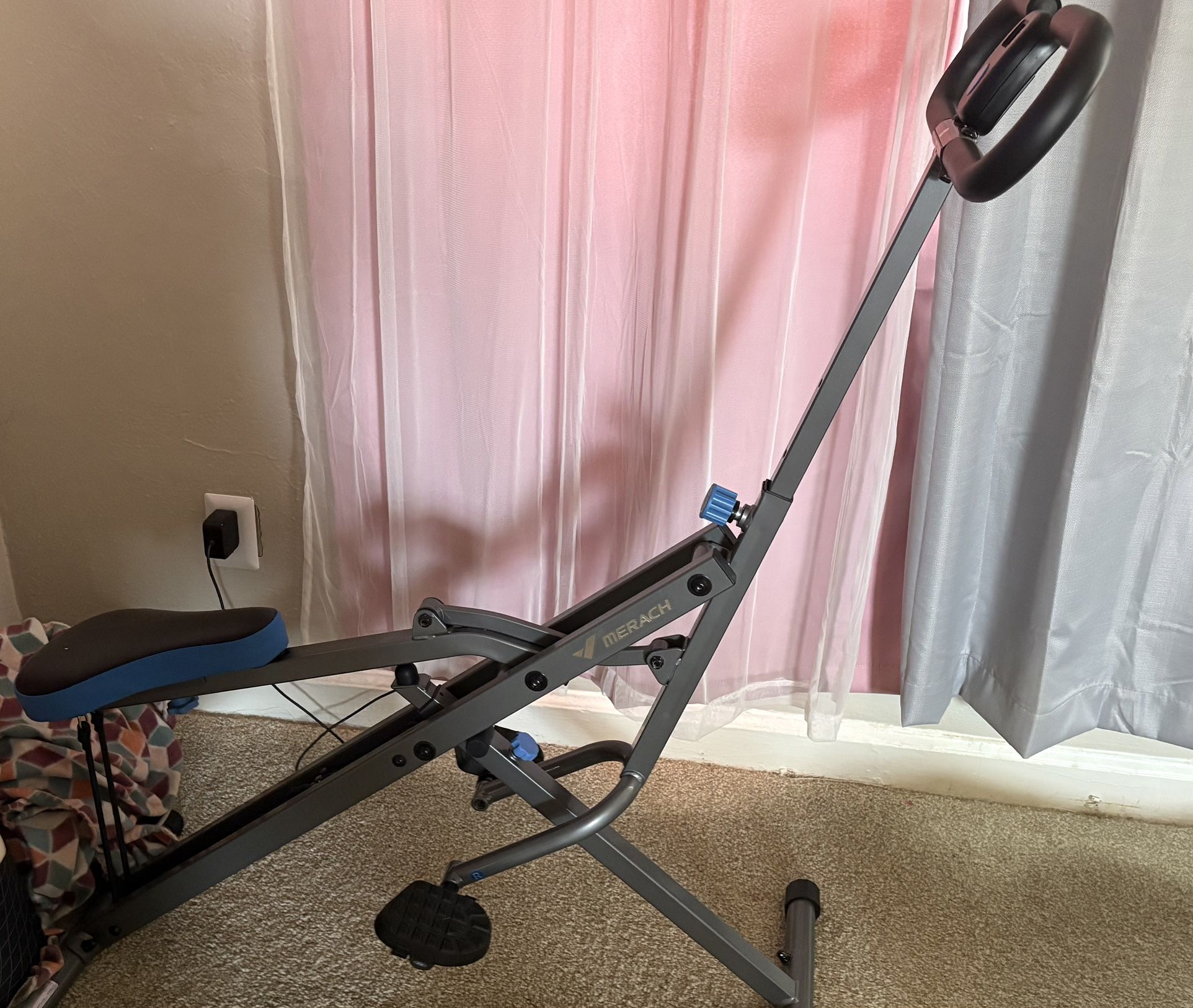 Exercise squat machine