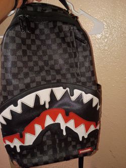 Spray ground bag pack