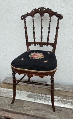 Antique ✨Victorian decorative chair 🤩