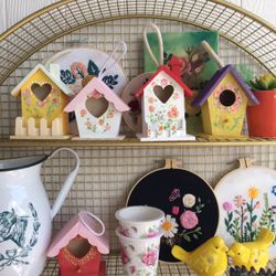 FREE MINI HOUSE WITH 15.00 BIRDHOUSE PURCHASE!