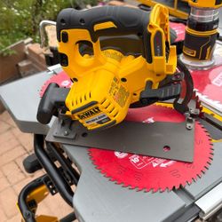 Dewalt Worm Drive Circular Saw (tool Only)