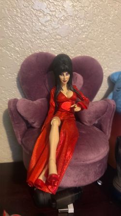 Elvira Mistress of the Dark Action Figure